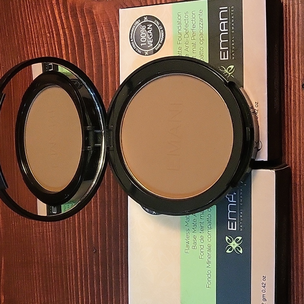 NIB 2 Emani flawless matte foundation in Deep